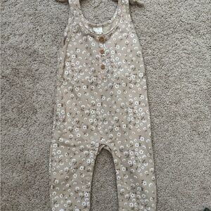 Lila & Jack neutral Floral Kids jumpsuit in beige 12M